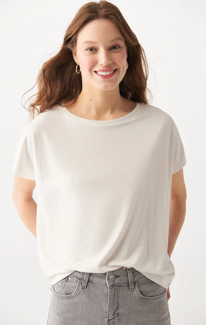 BOAT NECK T-SHIRT IN ANTIQUE WHITE